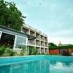 Hotel Aviral Ganga